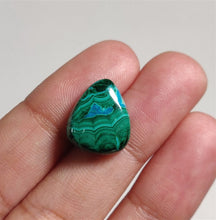 Load image into Gallery viewer, Rare Malachite With Chattoyancy Cab
