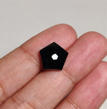 Load image into Gallery viewer, Honeycomb Cut Black Onyx
