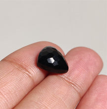 Load image into Gallery viewer, Honeycomb Cut Black Onyx
