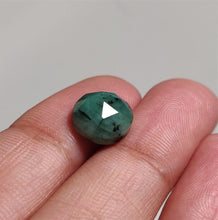 Load image into Gallery viewer, Rose Cut Emerald
