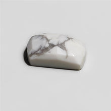 Load image into Gallery viewer, Rose Cut Howlite
