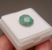 Load image into Gallery viewer, Rose Cut Emerald
