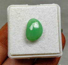 Load image into Gallery viewer, Rosecut Chrysoprase
